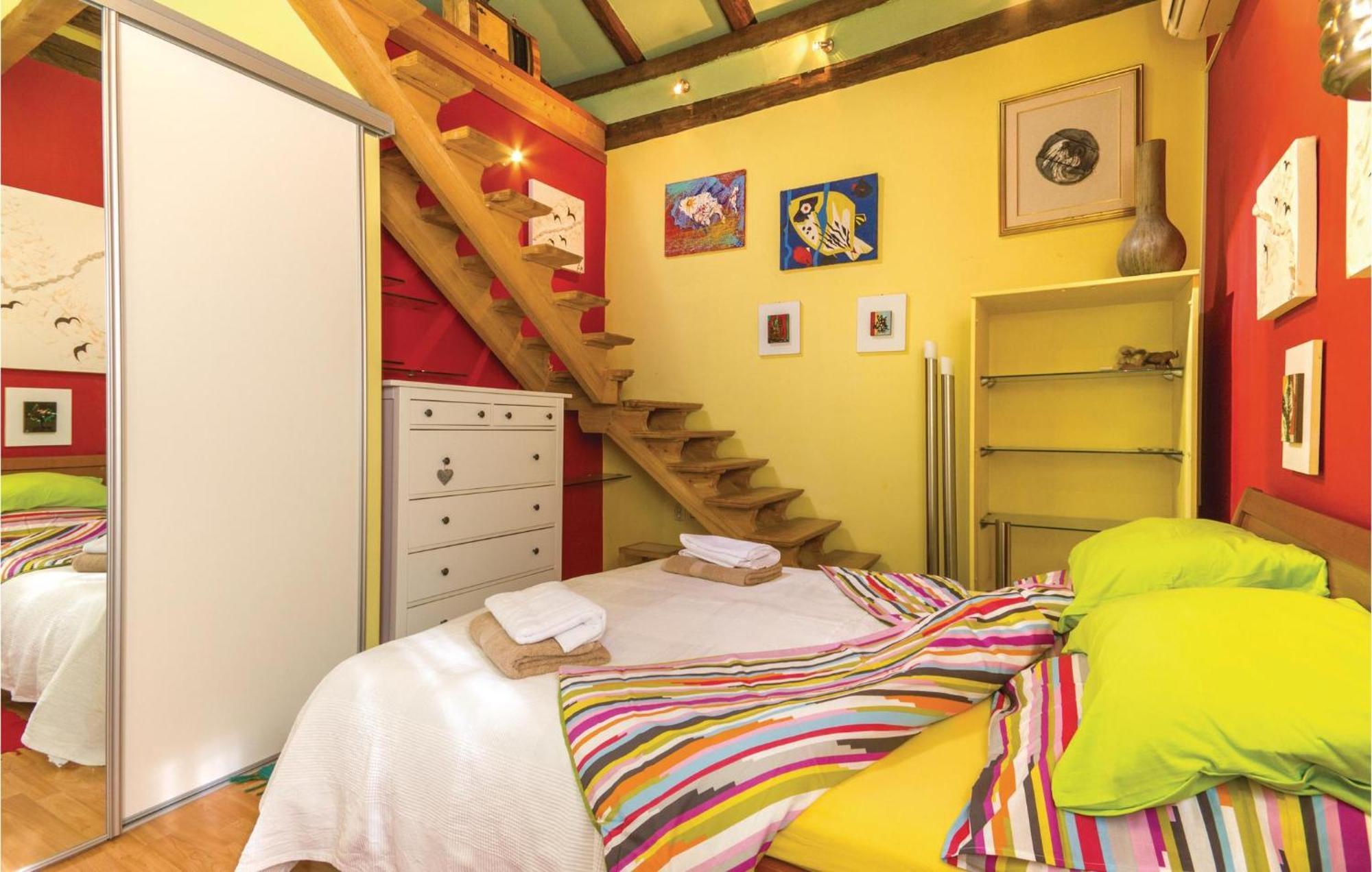 Awesome apartment in Rijeka with 1 Bedrooms&WiFi Buitenkant foto